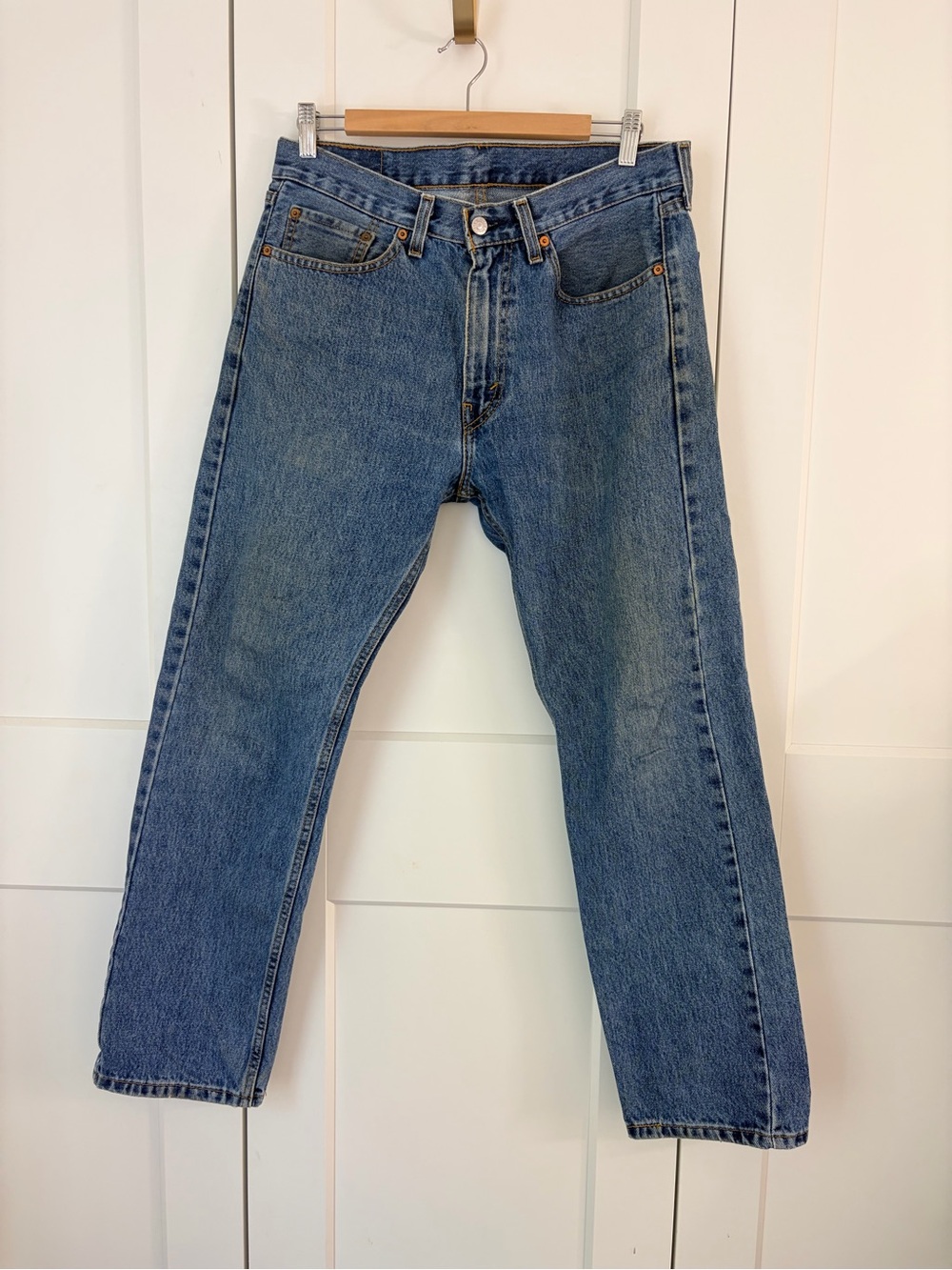 Levi’s 505 Classic Straight-Leg Men's Jeans in Medium Blue | 32x30